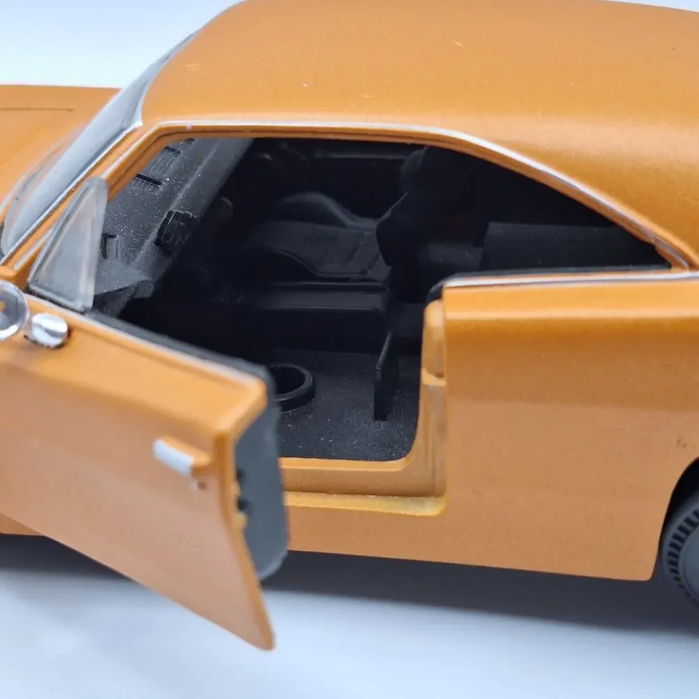 Maisto 25 scale